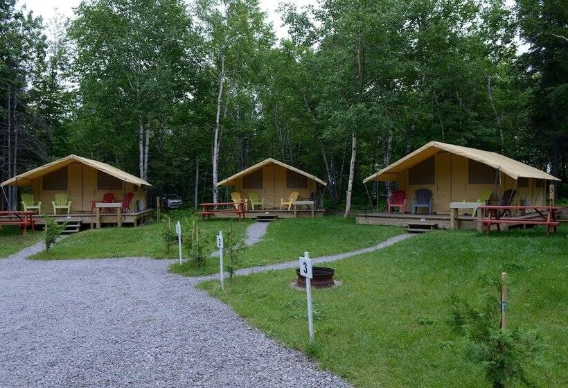 فندق Les Prets A Camper Du Camping Tadoussac