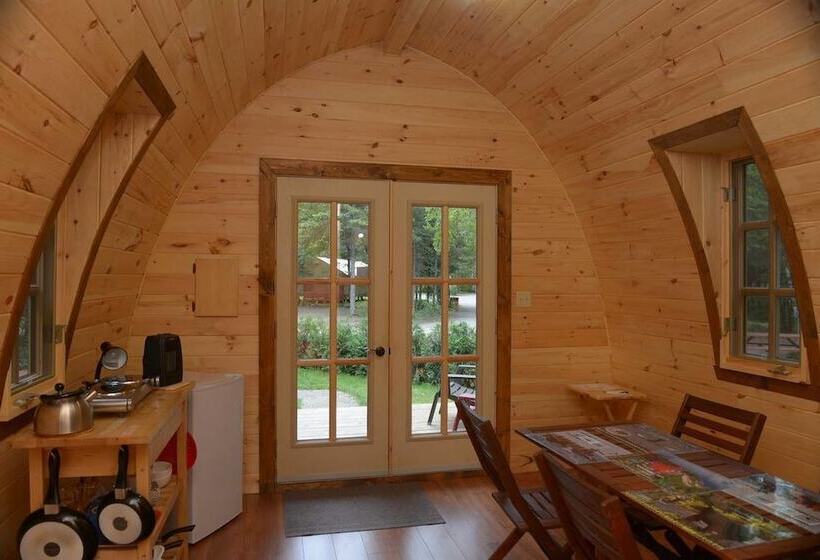 בית מלון כפרי Les Prets A Camper Du Camping Tadoussac