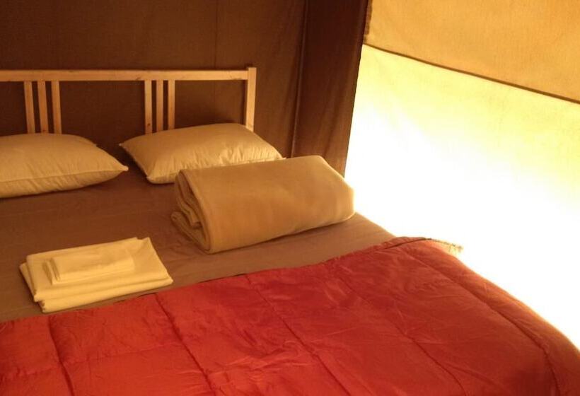 فندق Les Prets A Camper Du Camping Tadoussac