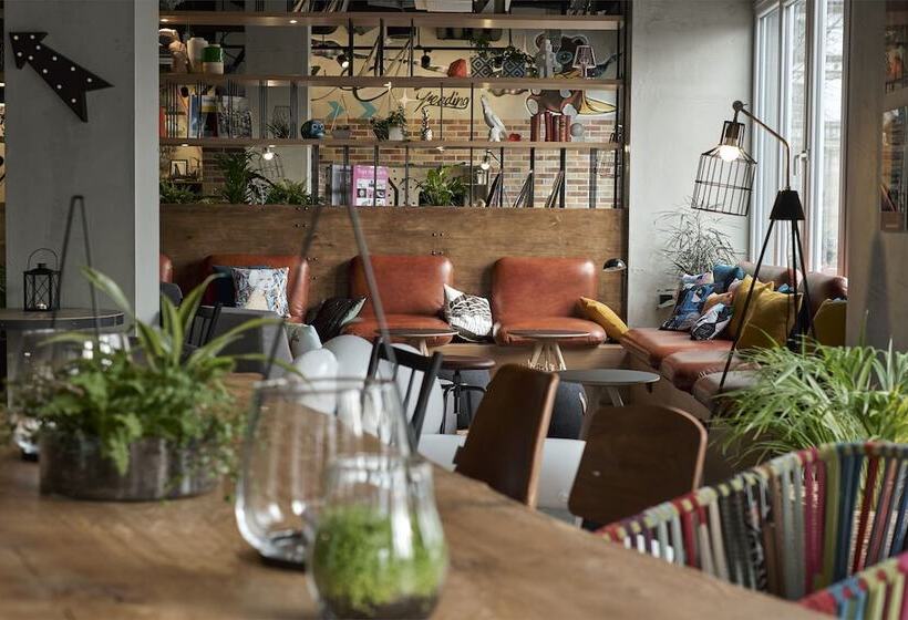 호텔 Moxy Berlin Humboldthain Park