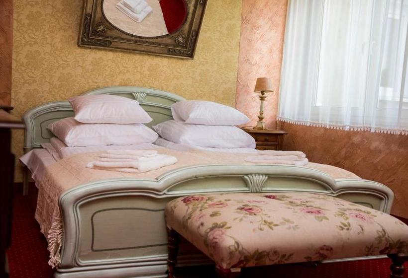 هتل Nocleg Pod åšwierkiem