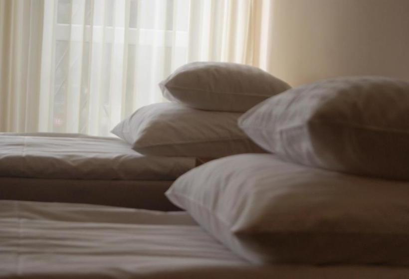 هتل Nocleg Pod åšwierkiem