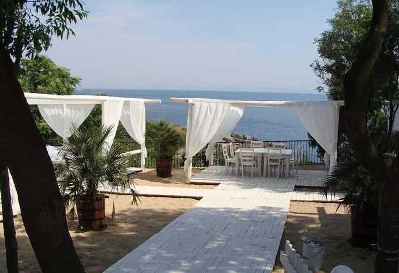 Отель Paradise Bay