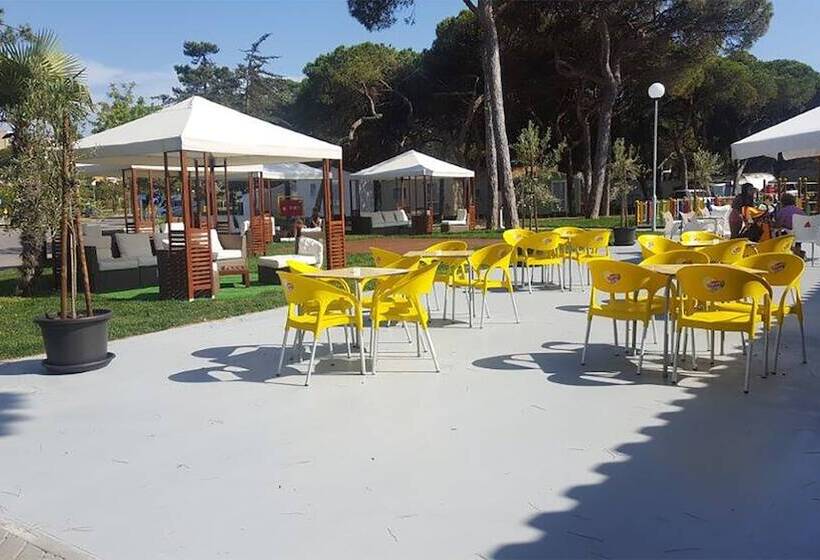 בית מלון כפרי Camping Orbitur Costa De Caparica