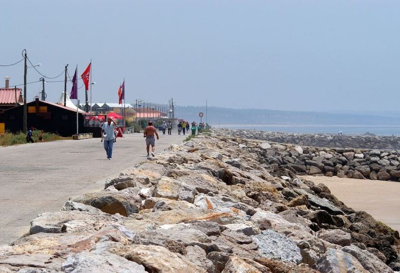 בית מלון כפרי Camping Orbitur Costa De Caparica