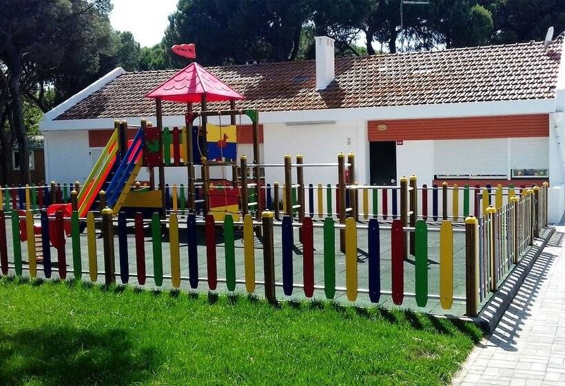 בית מלון כפרי Camping Orbitur Costa De Caparica