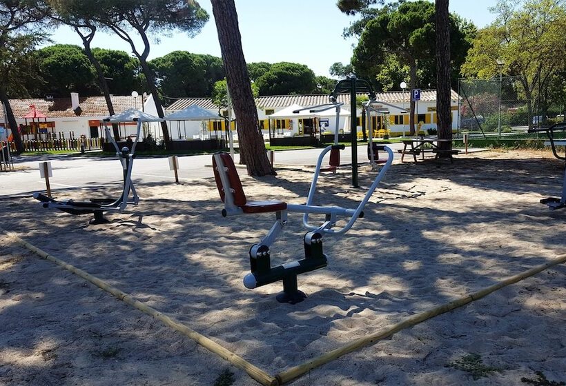בית מלון כפרי Camping Orbitur Costa De Caparica