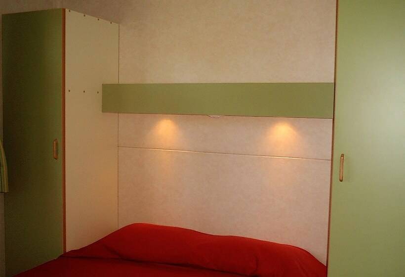 בית מלון כפרי Camping Orbitur Costa De Caparica