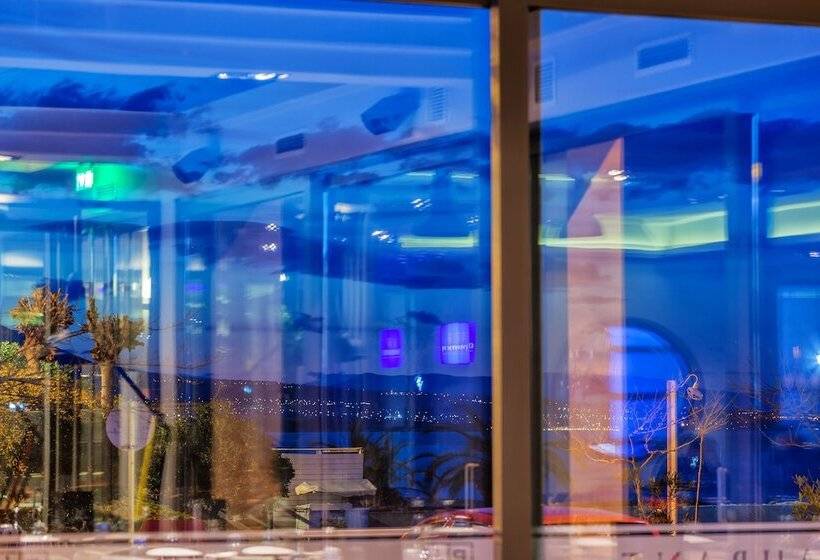 فندق Porto Marine