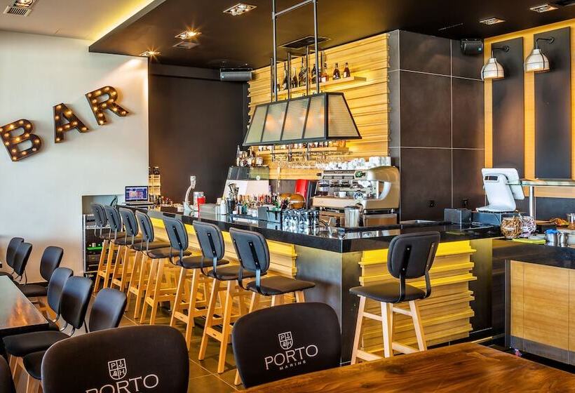 فندق Porto Marine