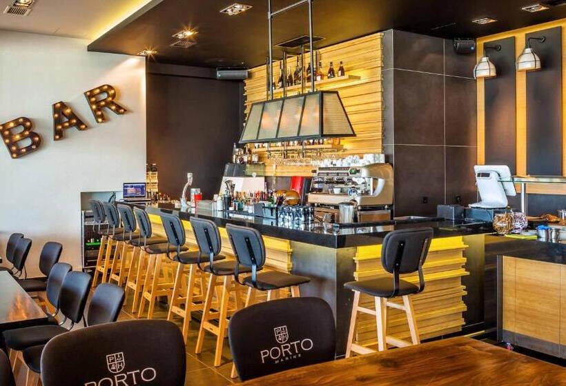 فندق Porto Marine