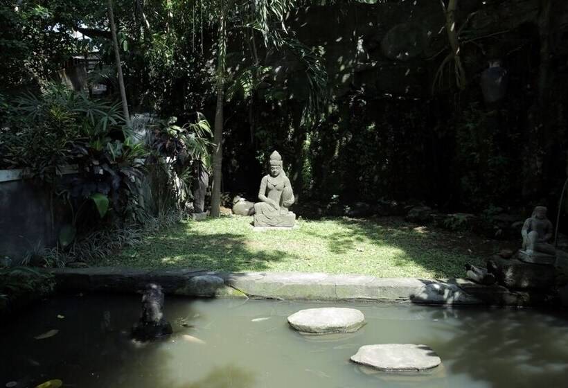 호텔 Reddoorz @ Kerobokan Canggu 2