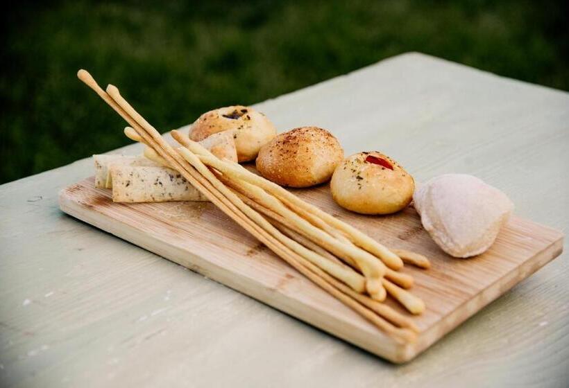 Отель Rocca Dei Saraceni