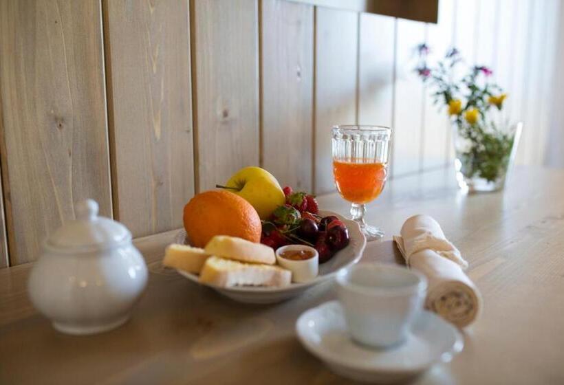 Отель Rocca Dei Saraceni