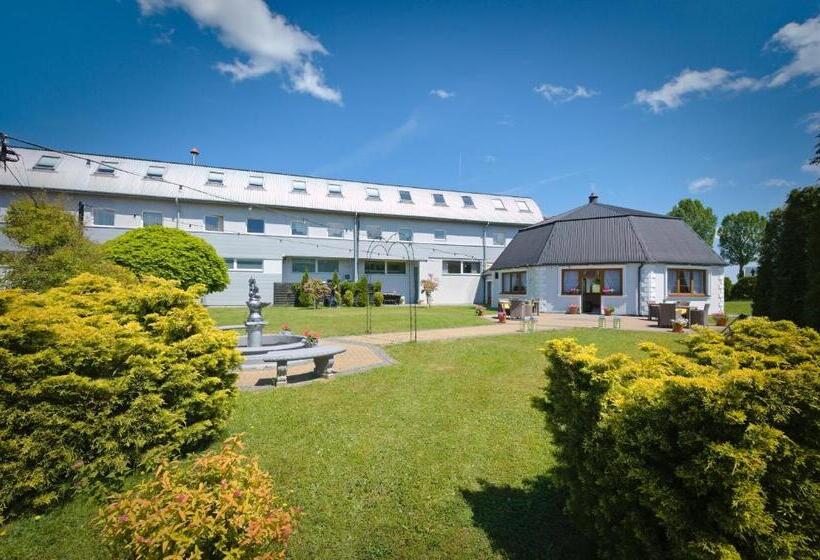 בית מלון כפרי Sezam