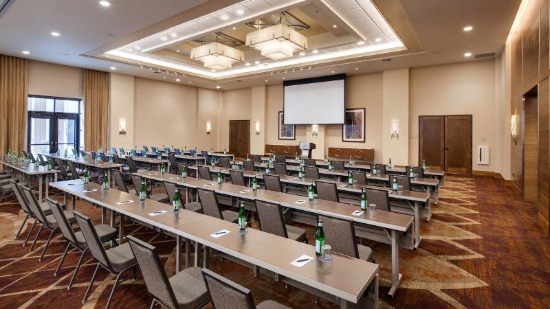 Sheraton Redding Hotel At The Sundial Bridge