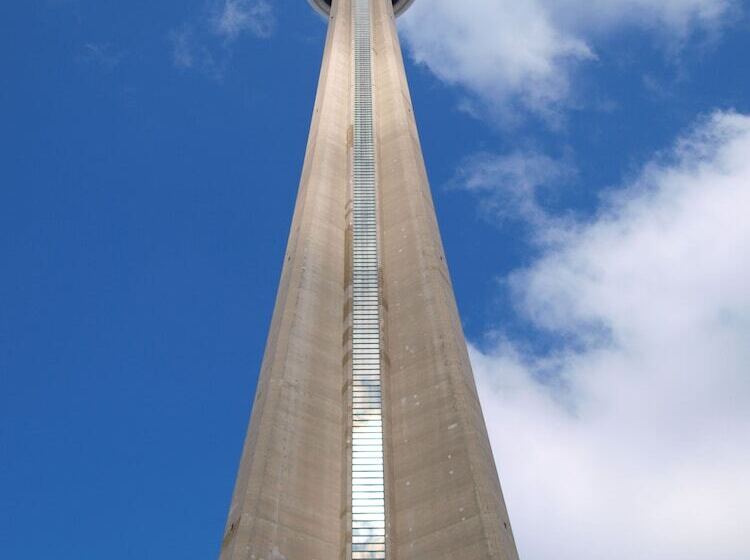 Lavish Suites Two Story Loft Downtown Toronto