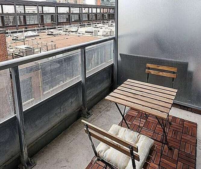 Lavish Suites Two Story Loft Downtown Toronto