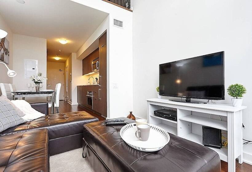 Lavish Suites Two Story Loft Downtown Toronto