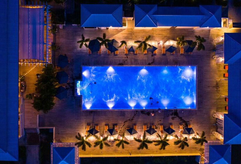 Mahogany Bay Resort & Beach Club, Curio Collection By Hilton