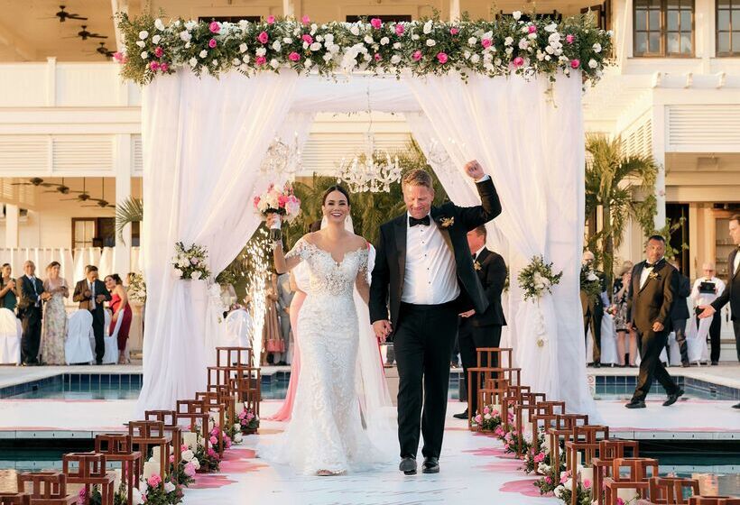 Mahogany Bay Resort & Beach Club, Curio Collection By Hilton