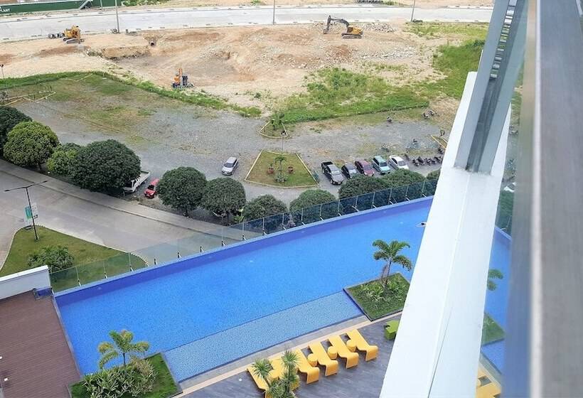 Mactan Newtown Boulevard By Fjcivo