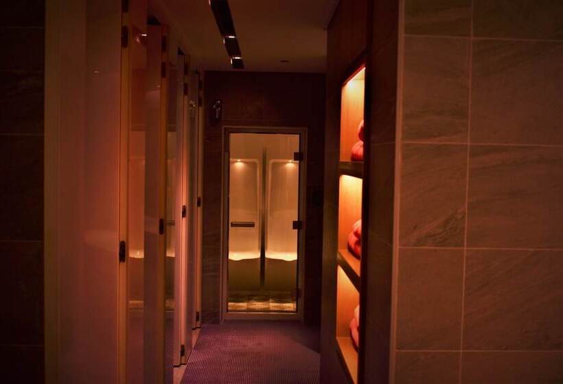 Novotel Muscat Airport