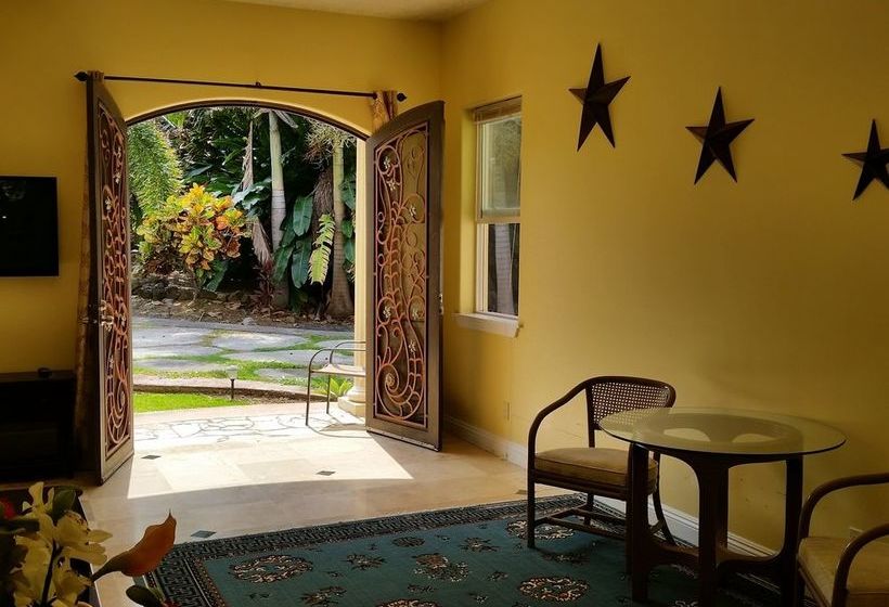 بنسيون Oceanfront Legacy