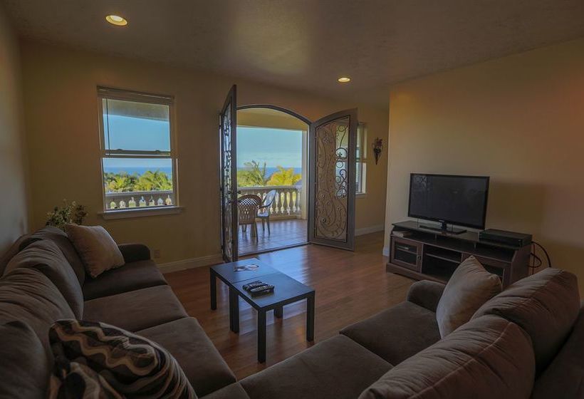 بنسيون Oceanfront Legacy