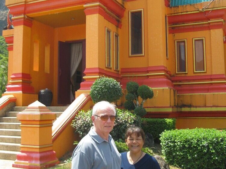 펜션 Thaweesuk Heritage Homestay