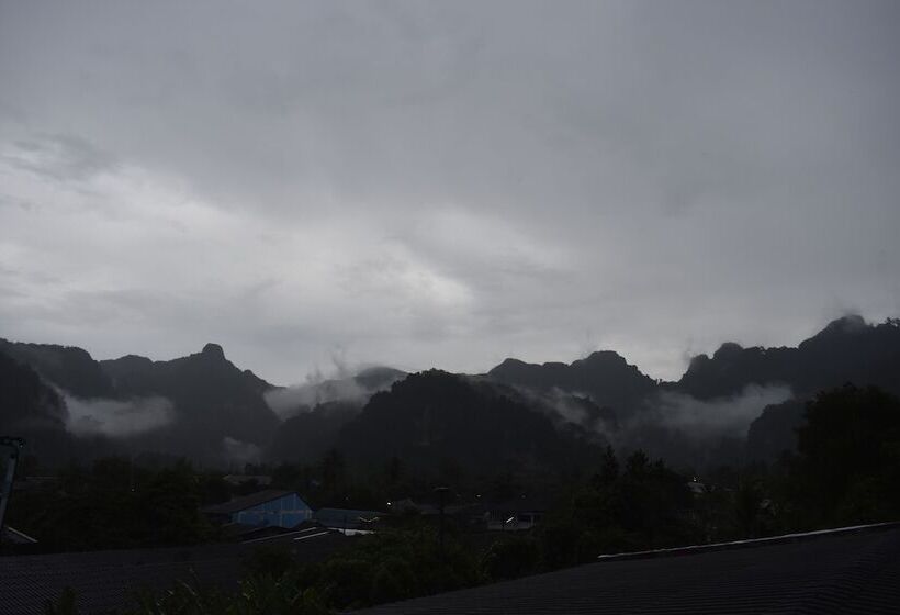 펜션 Thaweesuk Heritage Homestay