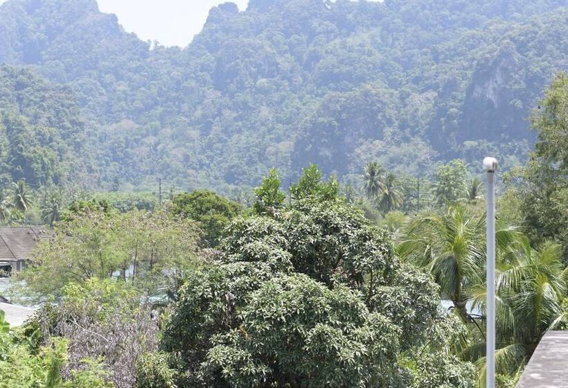 펜션 Thaweesuk Heritage Homestay