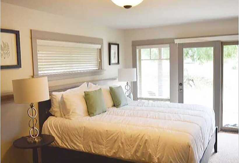 אתר נופש The Cottages On Salt Spring Island