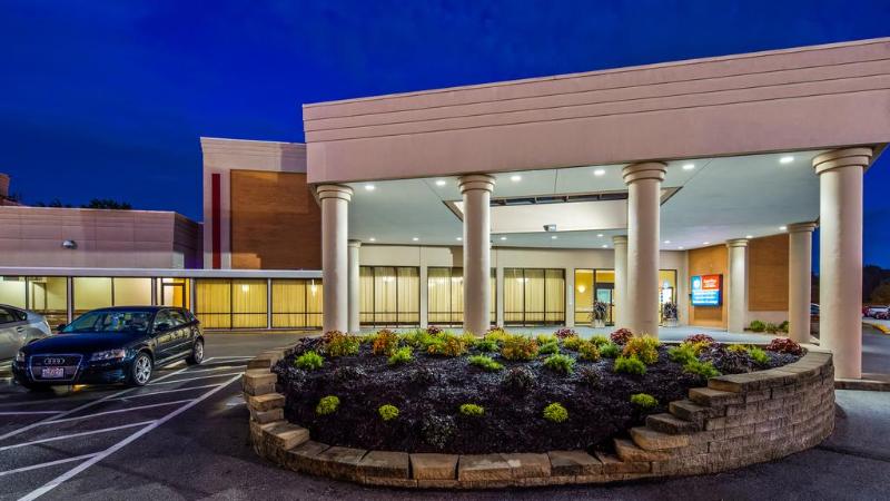 Surestay Plus Hotel By Best Western St. Louis Airport