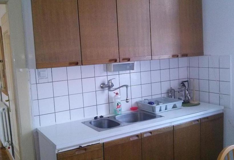 هاستل Branik Garden