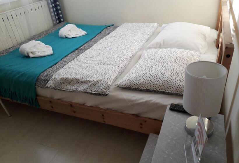 هاستل Pokoje Gościnne Fresco