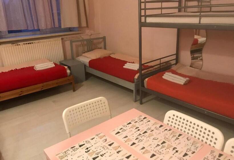 هاستل Pokoje Gościnne Fresco