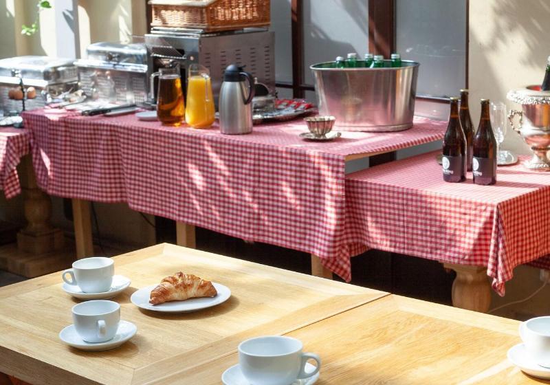 هاستل Prague Old Town Residence