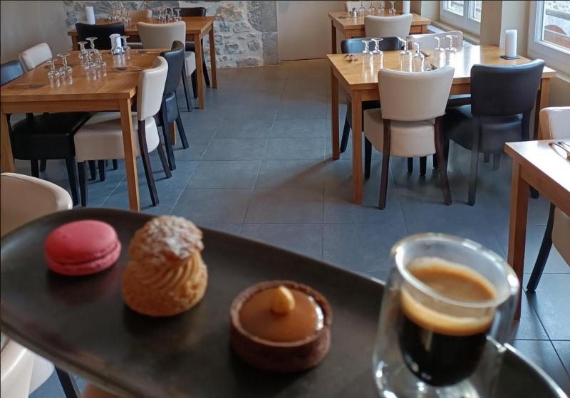 Auberge Du Vieux Lanas Logis Hotel Restaurant