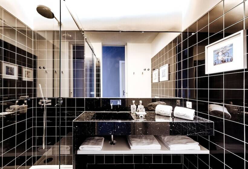 Dear Lisbon  Gallery House