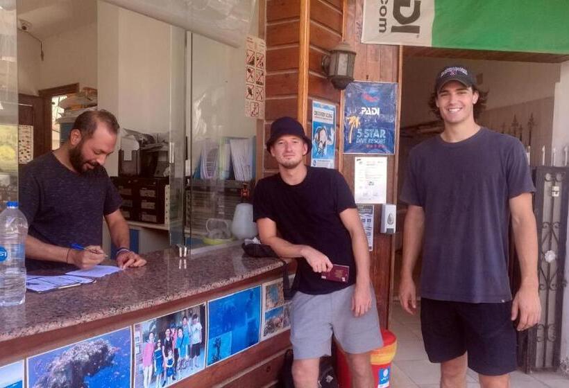 Deep Blue Divers Hostel Dahab