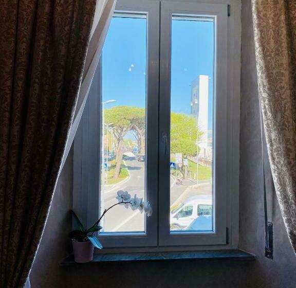 簡易ホテル Domus Valadier B&b Guesthouse