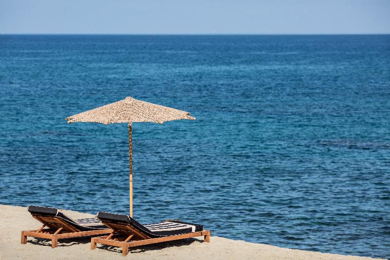 בית מלון כפרי Abaton Island Resort & Spa