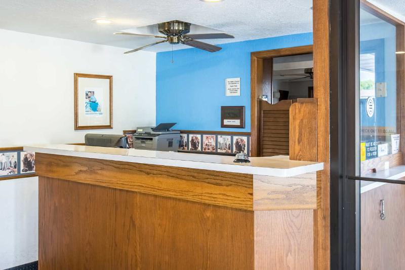 ホテル AmeriVu Inn and Suites New Hampton