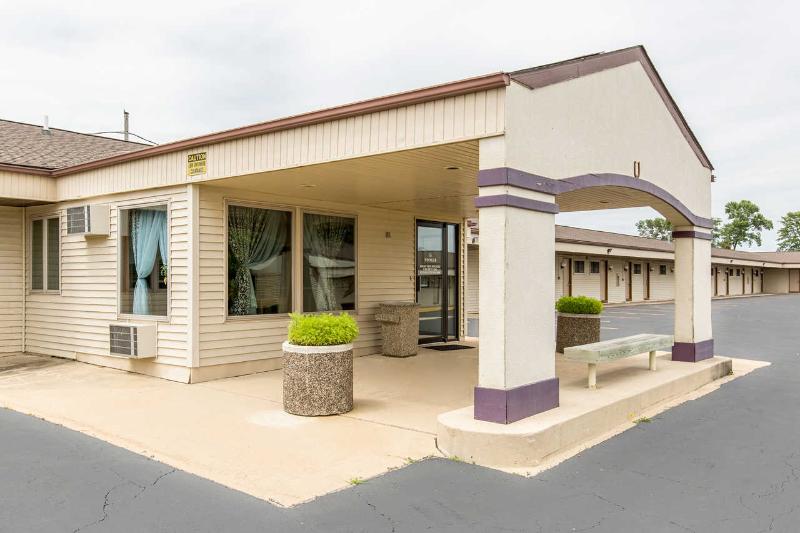 ホテル AmeriVu Inn and Suites New Hampton