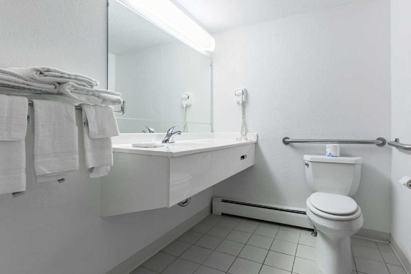 ホテル AmeriVu Inn and Suites New Hampton