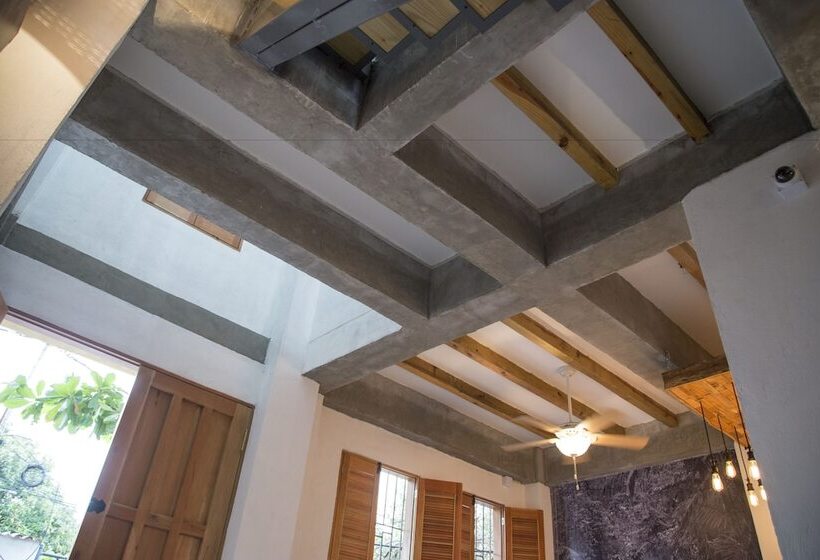 Отель Boutique Casa Mia