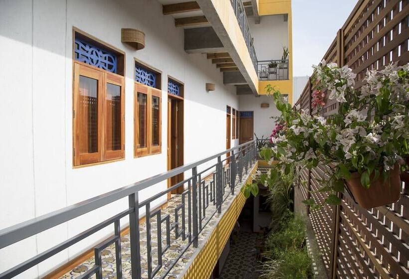 Отель Boutique Casa Mia