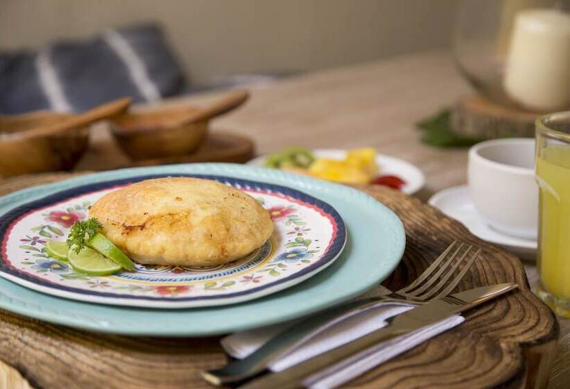 Отель Boutique Casa Mia