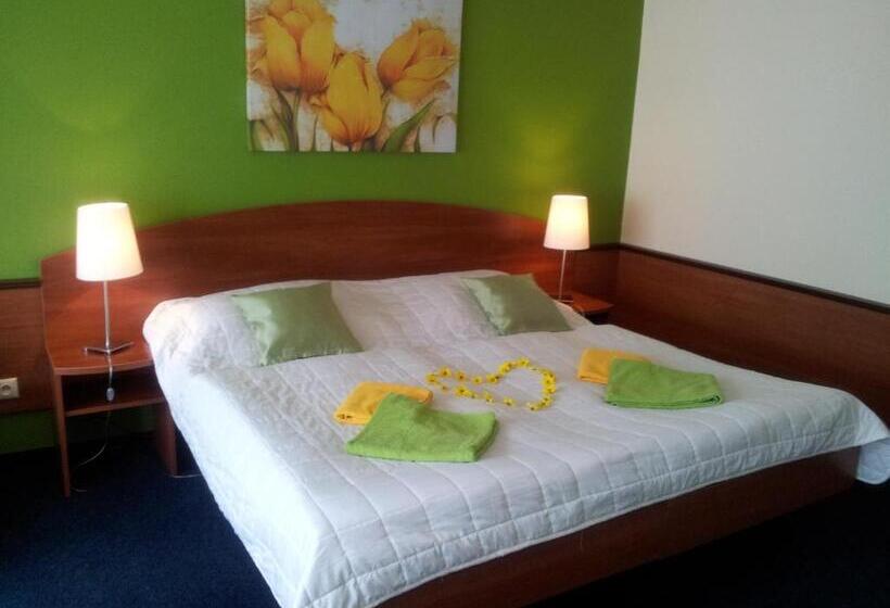 ホテル Centrum Harrachov